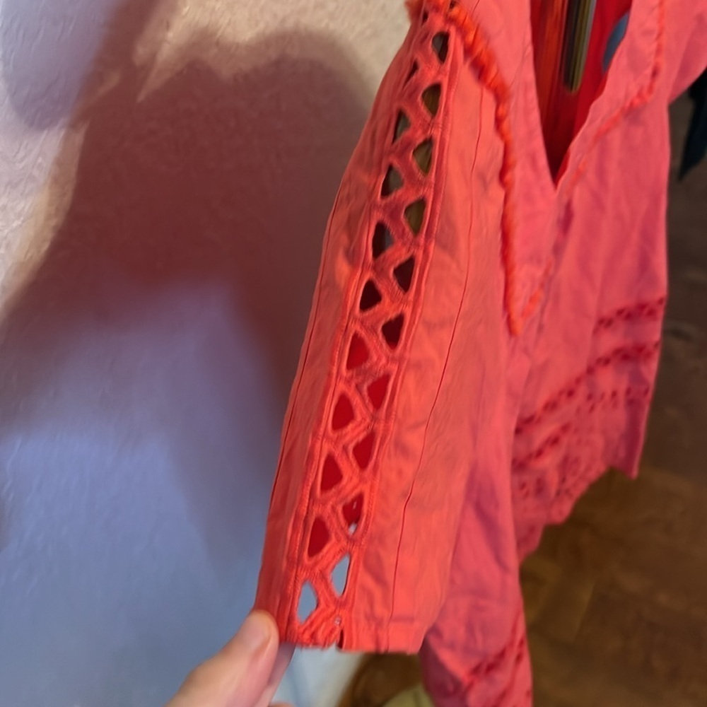 MADEWELL ~ Women’s Coral Eyelet Short Sleeve Cotton Top with Square Neckline - Picture 4 of 7